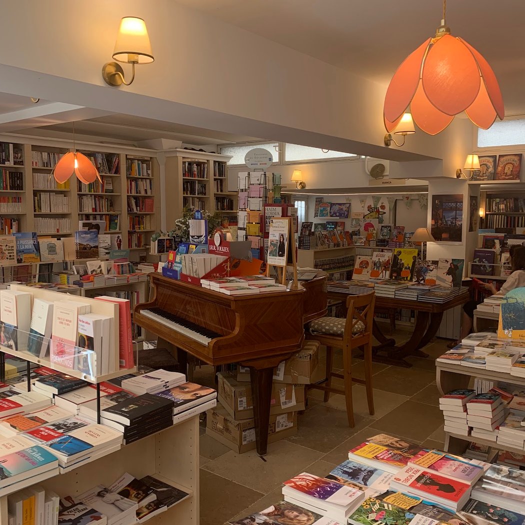 Librairie LA SUITE 1